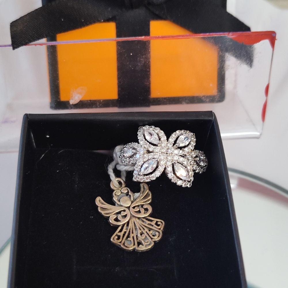 Butterfly Crystal Sparkling Fashion Ring Angel Attached String Size 8 Decor Box - Picture 5 of 5